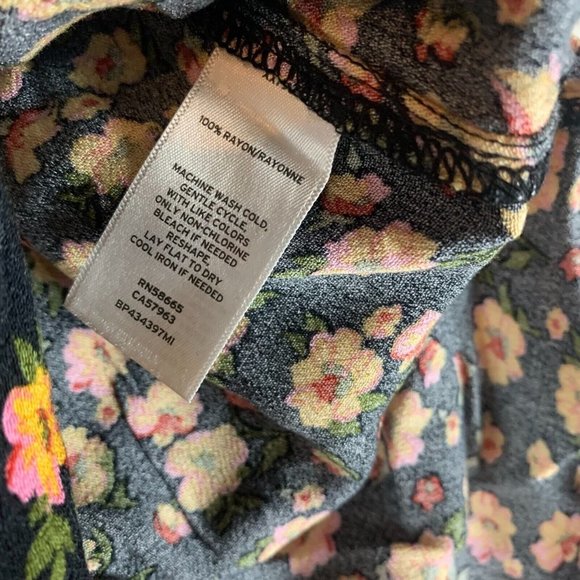 BP. Women's Easy Pleated Shorts In Black Multi Floral Size S Casual Fit NWT 6465 - Picture 7 of 10